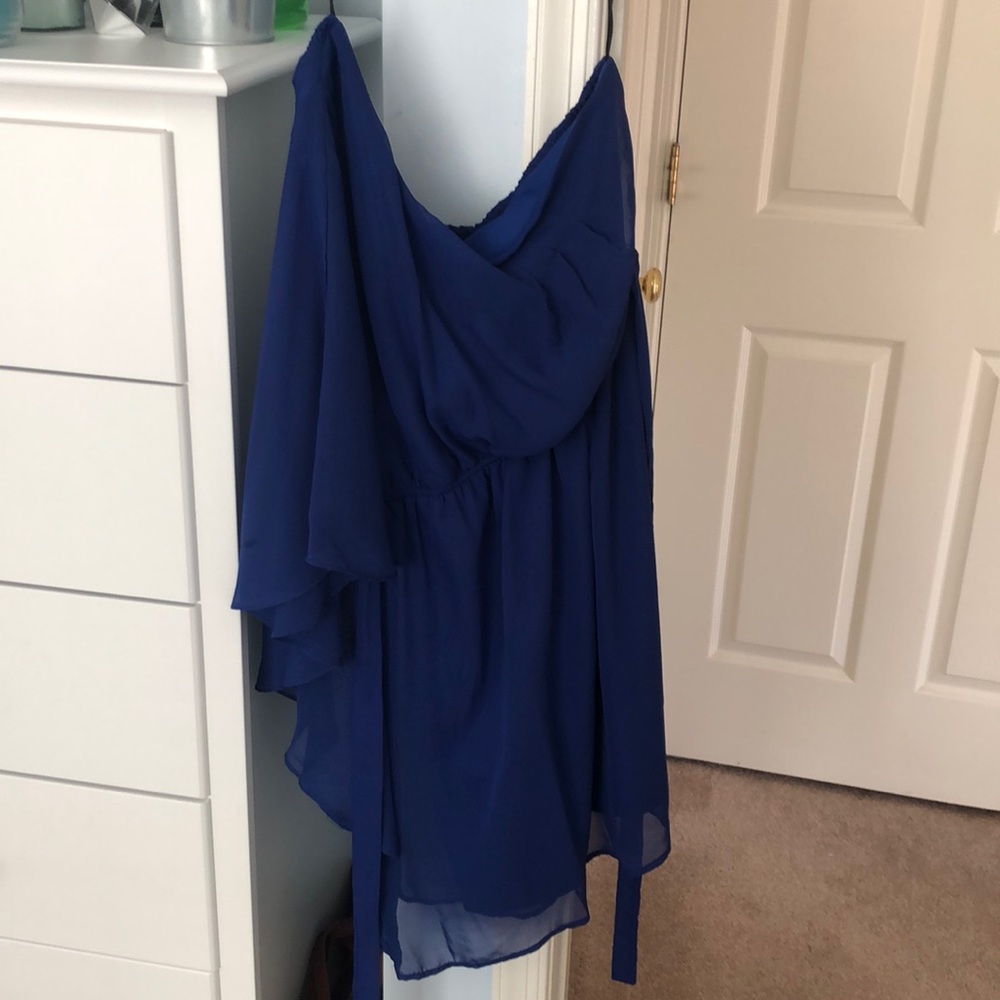 Dress - Picture 2 of 5